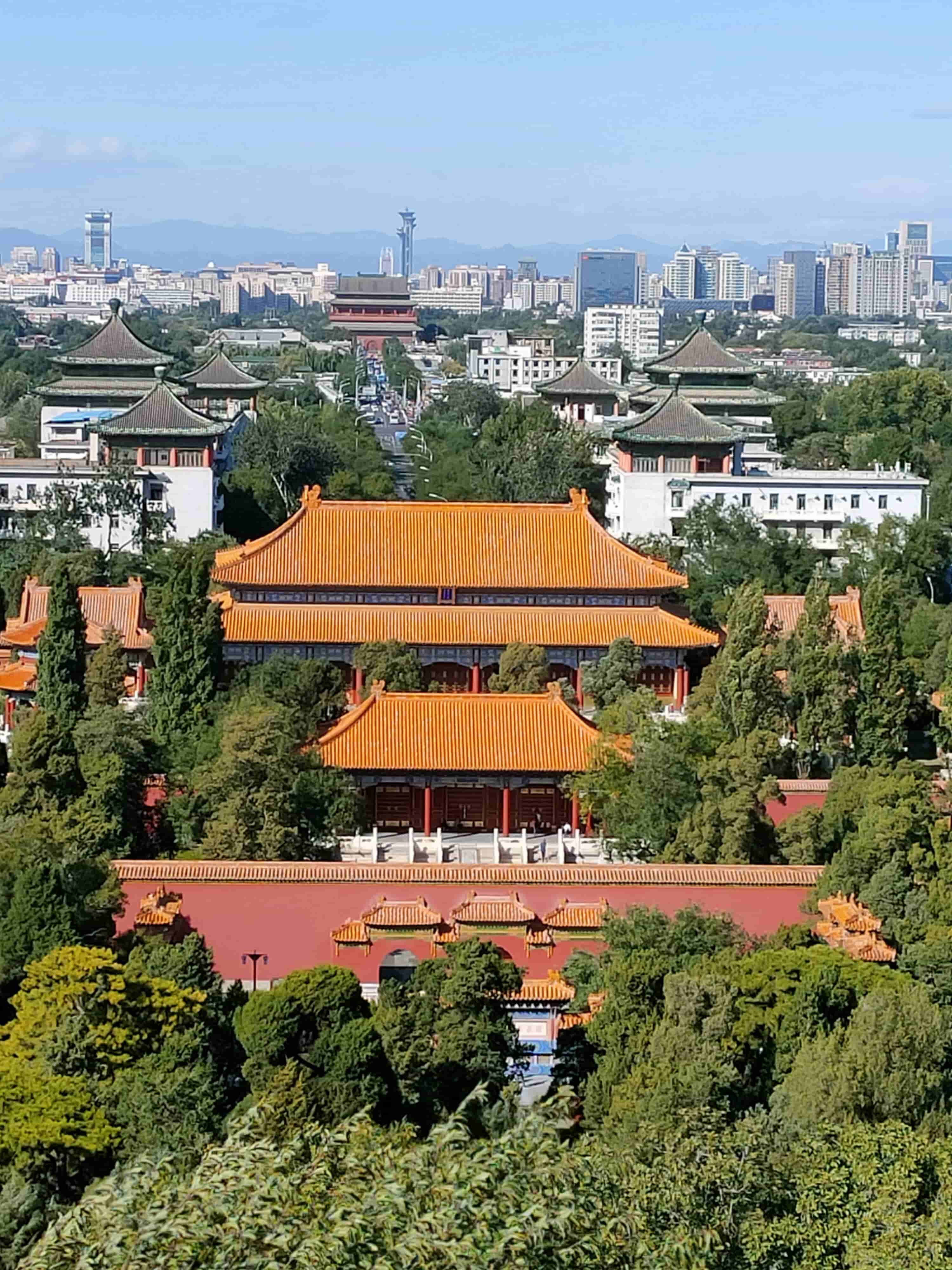 【携程攻略】北京景山公园景点,景山公园地处北京城的中轴线上，是明、清两朝的皇家园林，公园与故宫…